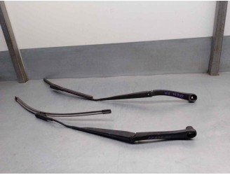 Recambio de brazo limpia delantero derecho para renault koleos 2.0 dci diesel fap referencia OEM IAM 288813570R EL PAR DERECHO E