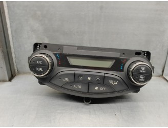 Recambio de mando climatizador para toyota yaris 1.3 16v cat referencia OEM IAM 559000D800C3  