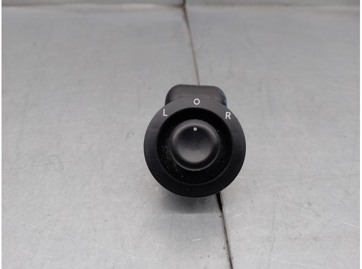 Recambio de mando retrovisor para toyota yaris 1.3 16v cat referencia OEM IAM 04602788AA 