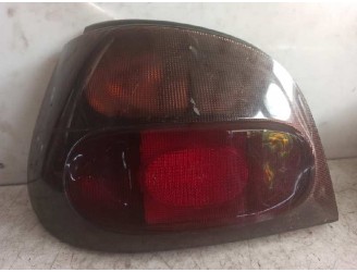 Recambio de piloto trasero izquierdo para renault megane i berlina hatchback (ba0) 1.4 referencia OEM IAM 7700828137B 7700828137