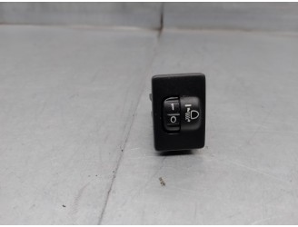 Recambio de interruptor para toyota yaris 1.3 16v cat referencia OEM IAM 841520D090 