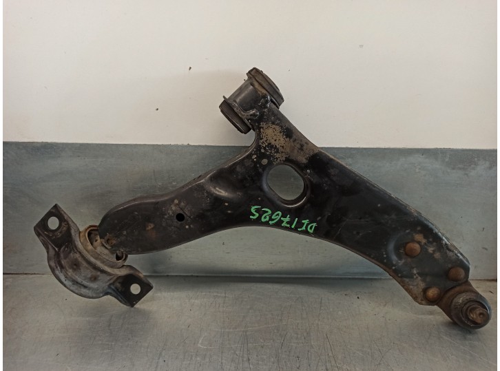 Replacement front right lower suspension arm for Ford Focus sedan (CAK) 2.0 16V CAT OEM IAM reference 1207974 