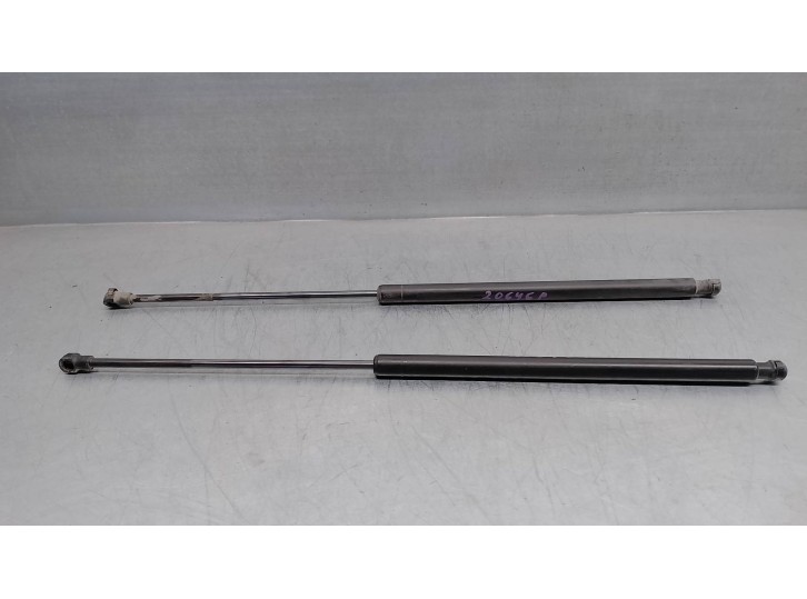 Replacement boot / tailgate struts for Renault Koleos 2.0 dCi diesel FAP OEM IAM reference 90451JY00A 