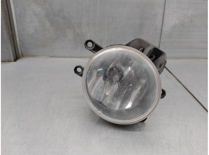 Recambio de faro antiniebla derecho para toyota yaris 1.3 16v cat referencia OEM IAM 8122002110 VALEO