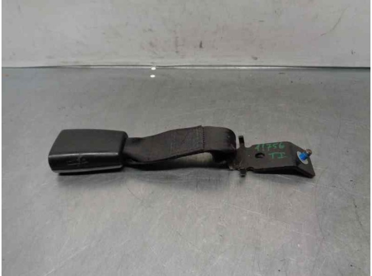 Recambio de enganche cinturon para lancia ypsilon (101) 1.4 cat referencia OEM IAM 1000698  