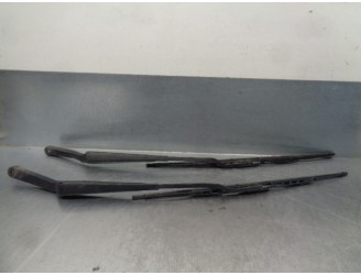 Recambio de brazo limpia delantero derecho para renault 19 1.9 68.5kw referencia OEM IAM DF8Q  