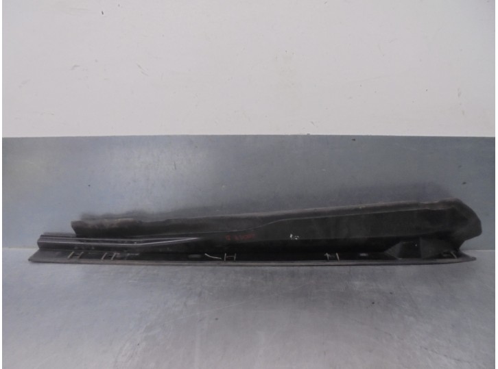 Recambio de moldura para bmw serie 3 touring (g21) 2.0 16v turbodiesel referencia OEM IAM 51767419386  