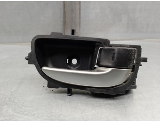 Recambio de maneta interior delantera derecha para toyota yaris 1.3 16v cat referencia OEM IAM 692050D200  5 PUERTAS