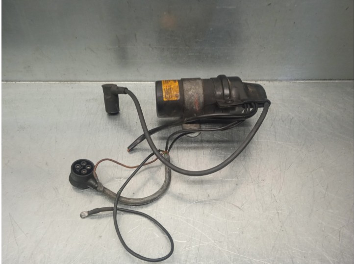 Replacement ignition coil for Mercedes-Benz C-Class (W201) saloon 2.0 cat OEM IAM reference 0001581785 BOSCH