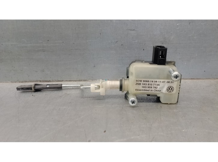 Recambio de motor tapa deposito combustible para volkswagen jetta (1k2) 2.0 tdi referencia OEM IAM 1K5810773A 1K5959782 