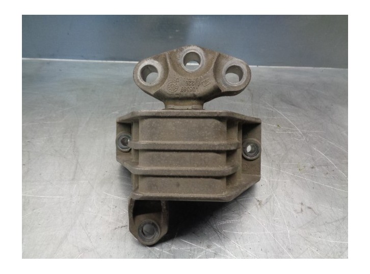 Replacement right engine mount for Fiat Croma (194) 1.9 8V JTD CAT (939A1000 / 192A8000) OEM IAM reference 51768780 