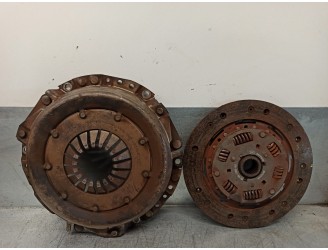 Replacement clutch kit for Ford Sierra Saloon 2.0 (OHC) OEM IAM reference 83BB7563CA 