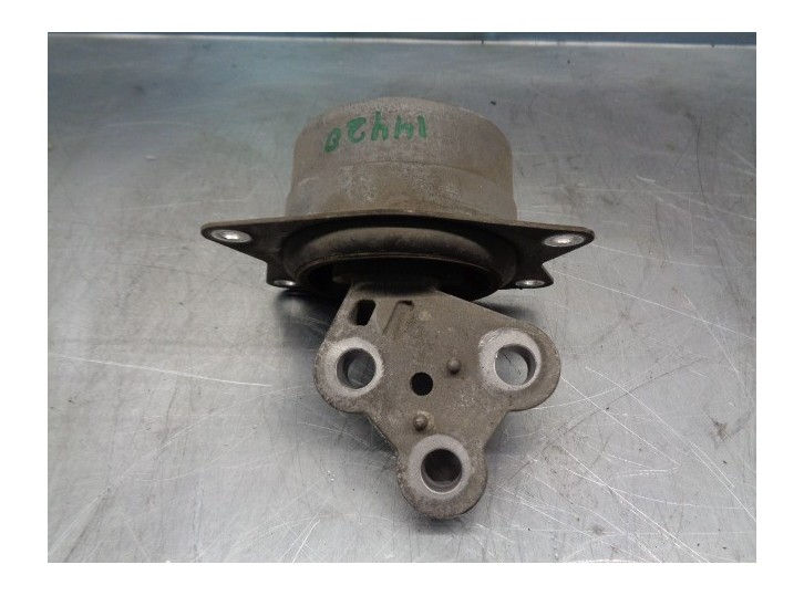 Replacement left engine mount for Fiat Croma (194) 1.9 8V JTD CAT (939A1000 / 192A8000) OEM IAM reference 51768781 