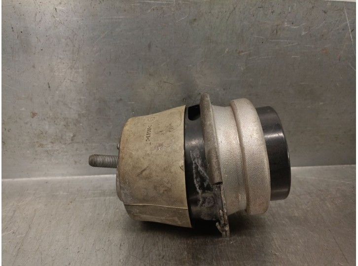 Replacement right engine mount for Porsche Cayenne (9PA) 3.2 OEM IAM reference 7L5199131A 95537504900 