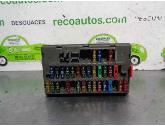 Recambio de caja reles / fusibles para peugeot 405 berlina 1.9 turbodiesel referencia OEM IAM 8204C3 9450537080 