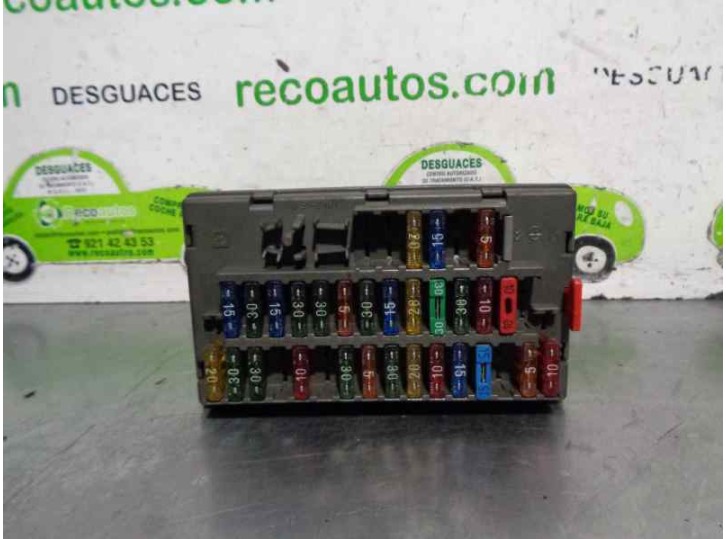 Recambio de caja reles / fusibles para peugeot 405 berlina 1.9 turbodiesel referencia OEM IAM 8204C3 9450537080 