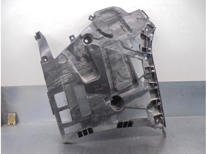 Recambio de molduras traseras para bmw serie 3 touring (g21) 2.0 16v turbodiesel referencia OEM IAM 51127427996 