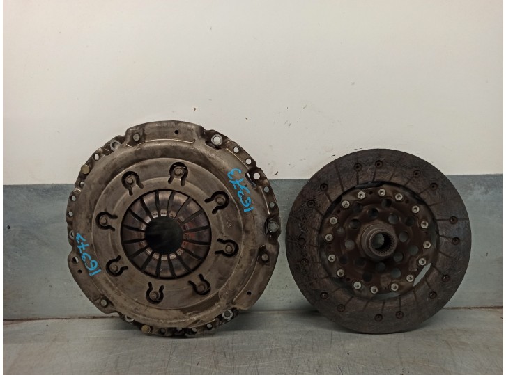 Replacement clutch kit for Opel Frontera A 2.5 Turbodiesel OEM IAM reference 090446729 LUK