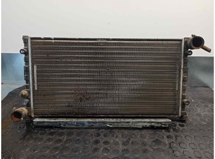 Recambio de radiador agua para seat ibiza referencia OEM IAM SE0211102A 883958WC VALEO