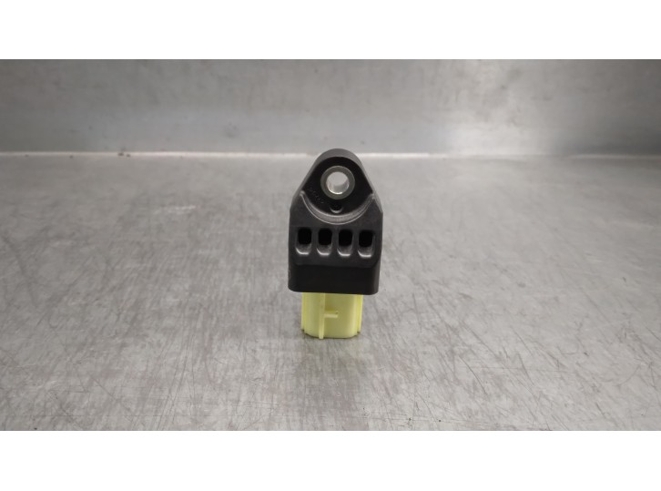 Recambio de sensor impacto para toyota yaris 1.3 16v cat referencia OEM IAM 898310D090 831AAY9CN DENSO