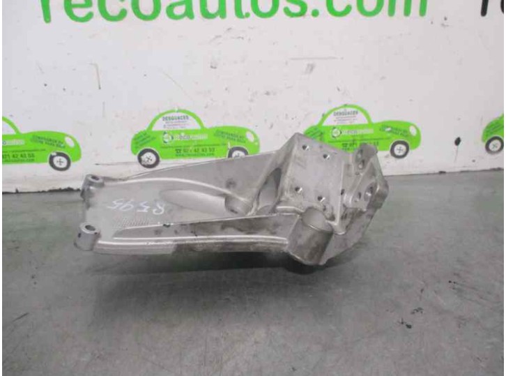 Recambio de soporte motor para volvo v40 cross country 2.0 diesel cat referencia OEM IAM 31370633  