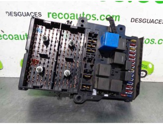 Recambio de caja reles / fusibles para chrysler voyager (gs) 3.3 cat referencia OEM IAM P04707996AE  