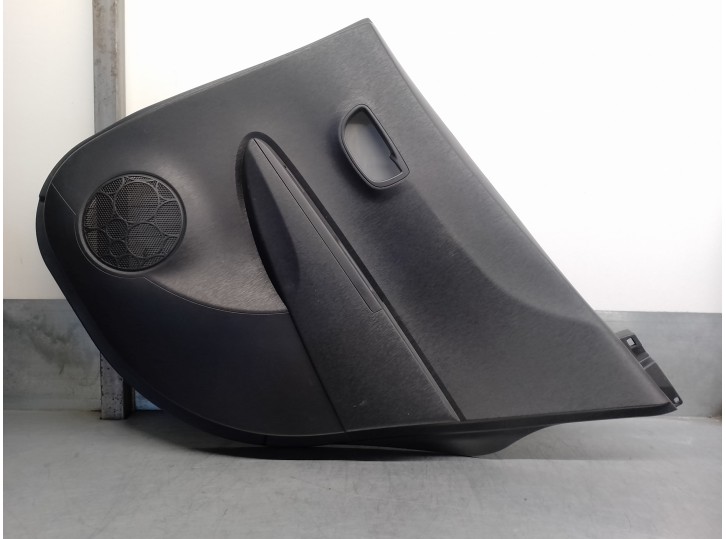 Recambio de guarnecido puerta trasera derecha para toyota yaris 1.3 16v cat referencia OEM IAM 676300DB90CO 5 PUERTAS