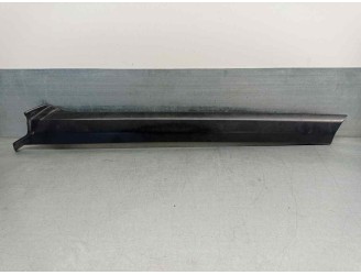 Recambio de molduras delanteras para land rover discovery 2.7 td v6 cat referencia OEM IAM D6B000145 