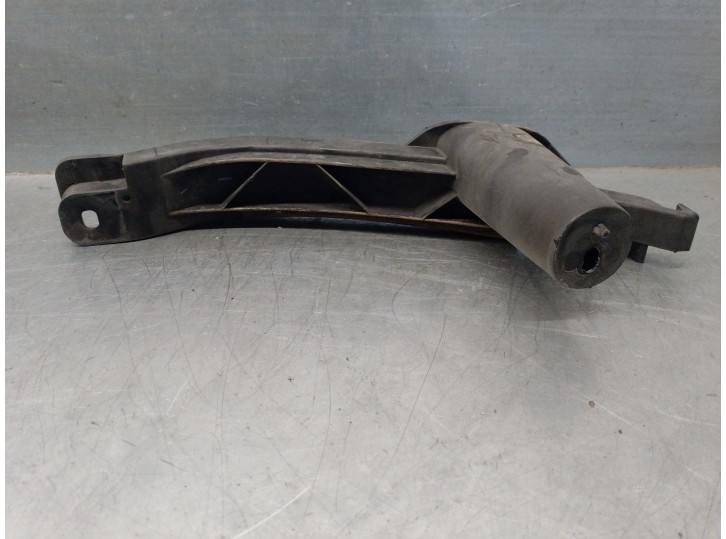 Replacement front moldings for Volkswagen Jetta (1K2) 2.0 TDI OEM IAM reference 1K0807889B 