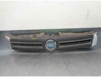 Replacement front grille for Fiat Panda (169) 1.2 CAT OEM IAM reference 735353899 