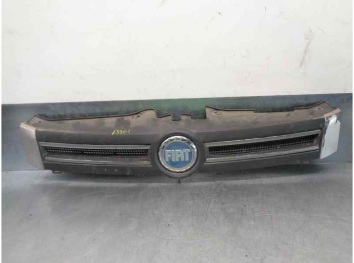 Recambio de rejilla delantera para fiat panda (169) 1.2 cat referencia OEM IAM 735353899  
