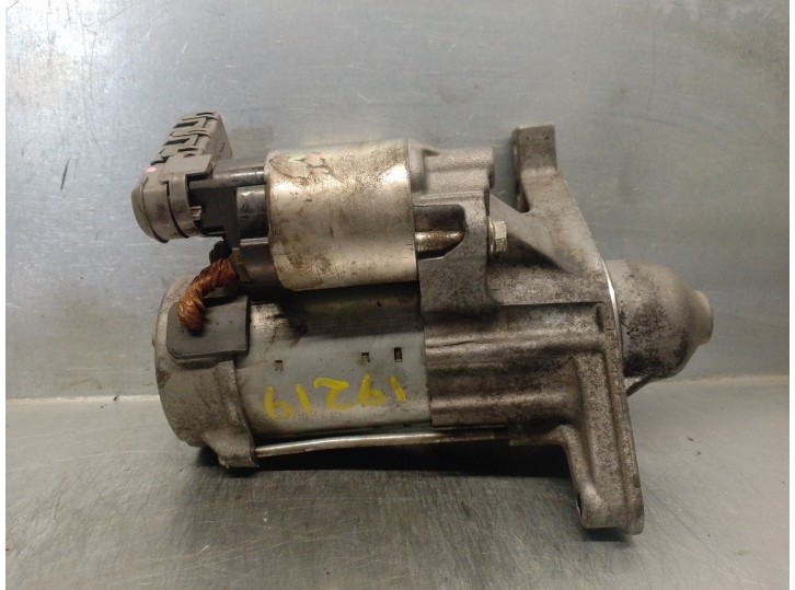 Recambio de motor arranque para toyota yaris 1.3 16v cat referencia OEM IAM 281000Y110 4280008381 DENSO