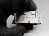Replacement hazard warning switch for Toyota Yaris 1.3 16V CAT OEM IAM reference 839500D050 
