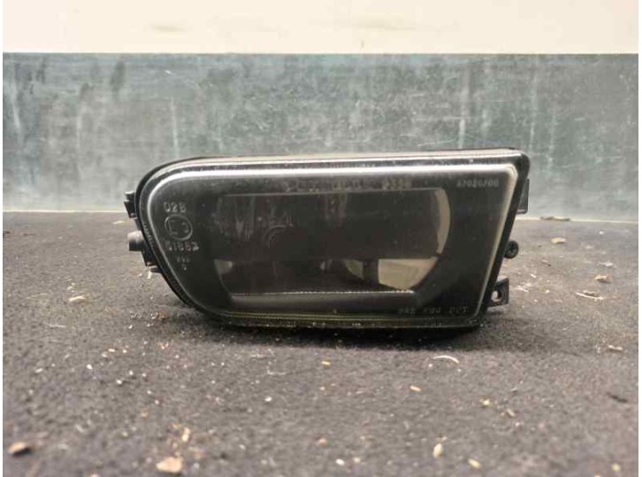 Recambio de faro antiniebla derecho para bmw serie 5 berlina (e39) 528i referencia OEM IAM 63178381978 37020749 4 PUERTAS