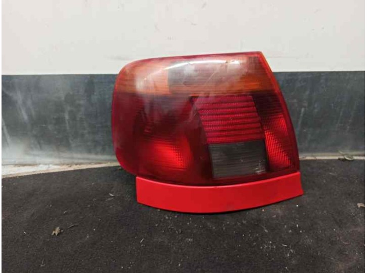 Recambio de piloto trasero izquierdo para audi a4 berlina (b5) 1.9 tdi referencia OEM IAM 8D0945095A  4 PUERTAS