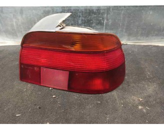 Recambio de piloto trasero derecho para bmw serie 5 berlina (e39) 528i referencia OEM IAM 8358032  4 PUERTAS