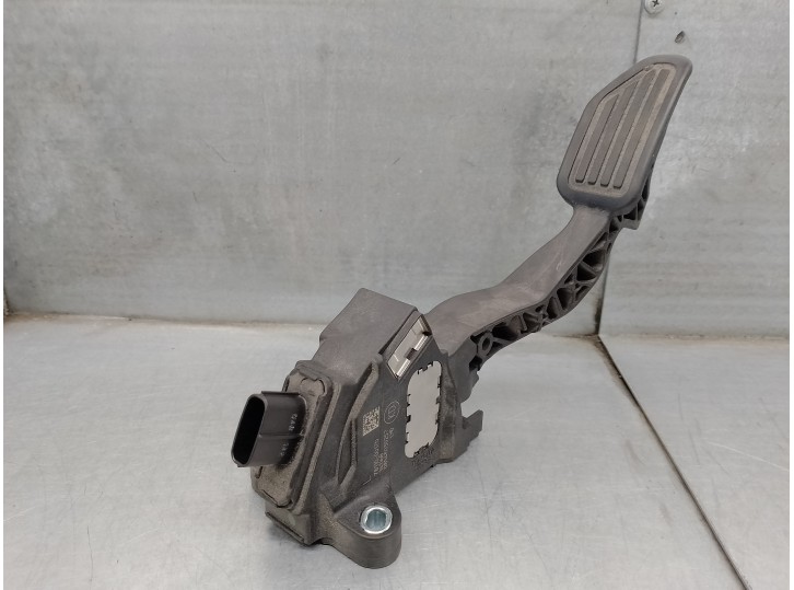 Recambio de potenciometro pedal para toyota yaris 1.3 16v cat referencia OEM IAM 781100D170  