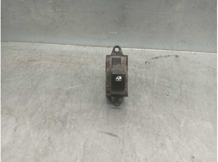 Recambio de mando elevalunas trasero derecho para daewoo tacuma 1.6 cat referencia OEM IAM 96190777  