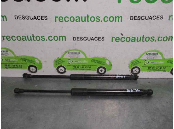 Replacement trunk / tailgate shock absorbers for Toyota Auris 1.8 16v (hybrid) OEM IAM reference 6895002130 
