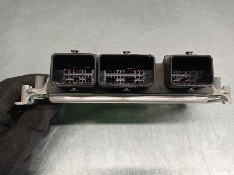 Recambio de centralita motor uce para peugeot 307 break / sw (s1) sw referencia OEM IAM 9657499880 0261206943 BOSCH