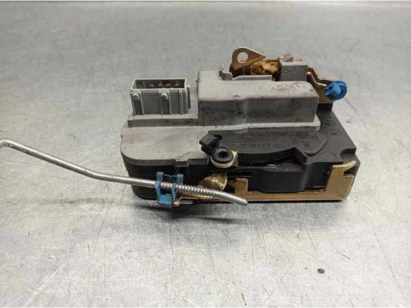 Recambio de cerradura puerta delantera derecha para peugeot partner (s1) break referencia OEM IAM 9136J6 6 PINES 4 PUERTAS