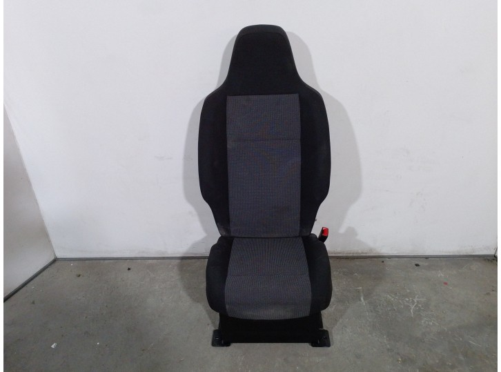 Replacement front right seat for Citroën Berlingo OEM IAM reference 5016515 BLACK AND GREY FABRIC 5 DOORS