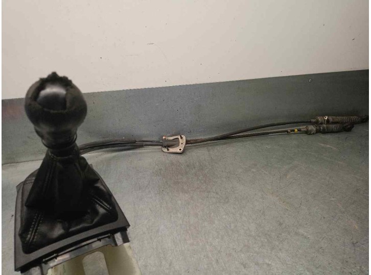 Recambio de palanca cambio para mitsubishi outlander (cw0) 2.0 di-d cat referencia OEM IAM 2450A022  