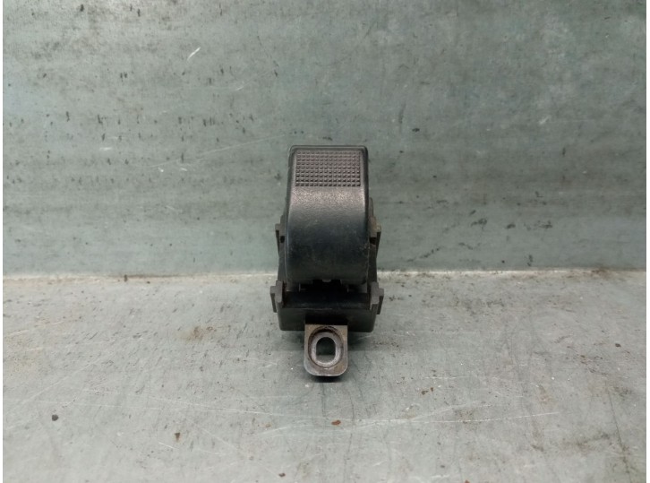 Recambio de mando elevalunas trasero izquierdo para ford ranger (et) 2.5 tdci cat referencia OEM IAM UR5666370 FOMOCO