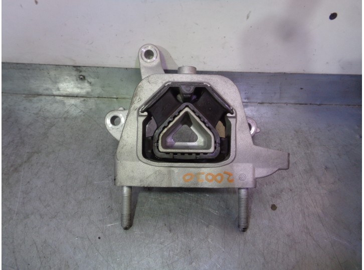 Replacement left engine mount for Citroën Berlingo OEM IAM reference 9826551380 V105010101 V105030101