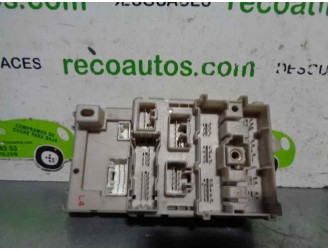 Recambio de caja reles / fusibles para toyota rav 4 (a2) 2.0 turbodiesel cat referencia OEM IAM 8273342080 