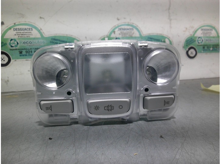 Recambio de luz interior para citroën berlingo referencia OEM IAM 9817291177  