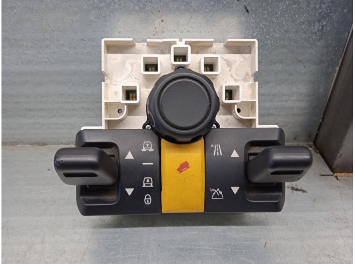 Recambio de mando multifuncion para land rover discovery 2.7 td v6 cat referencia OEM IAM YUD501230WUX 