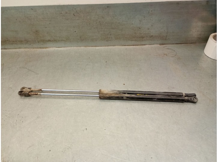 Recambio de amortiguadores maletero / porton para ford fiesta berl./express referencia OEM IAM 77FBB404K04AD 
