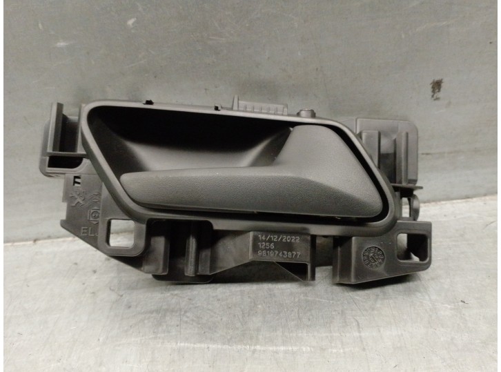Replacement front right inner door handle for Citroën Berlingo OEM IAM reference 9819743877 5 DOORS